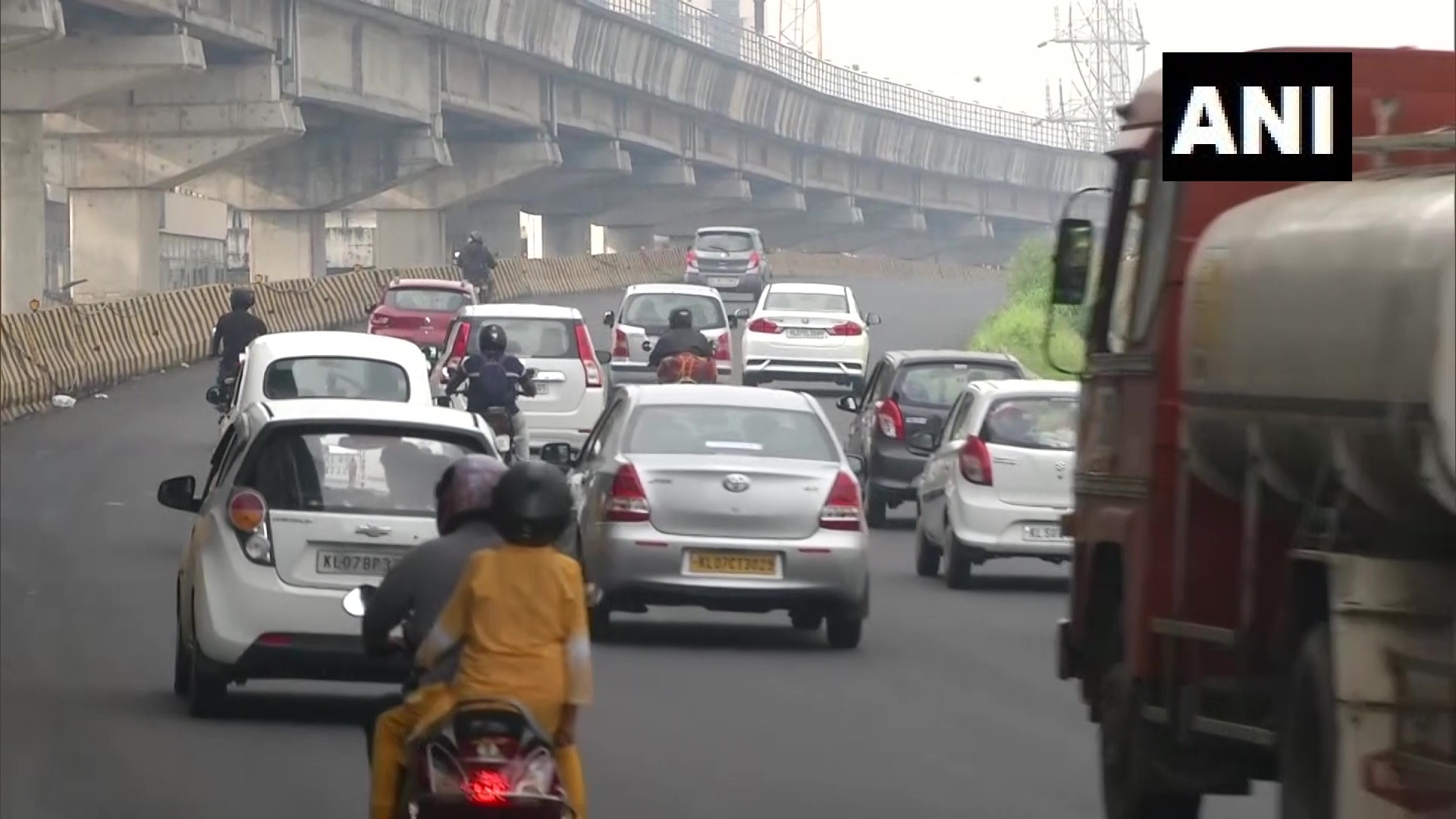 കൊവിഡ് നിയന്ത്രണങ്ങളില്‍ ഇളവ് ലഭിച്ചതോടെ കൊച്ചിയില്‍ തിരക്കേറി: ചിത്രങ്ങള്‍ കാണാം