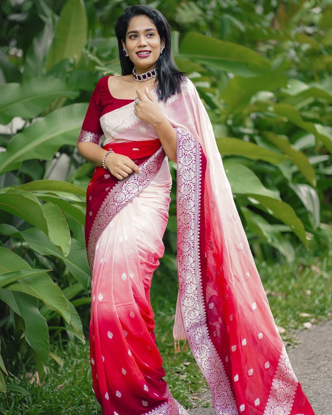 ബസില്‍ യാത്രാ ചിത്രങ്ങളുമായി കുടുംബ വിളക്ക് താരം ആതിര മാധവ്, എങ്ങോട്ടാണെന്ന് ആരാധകര്‍