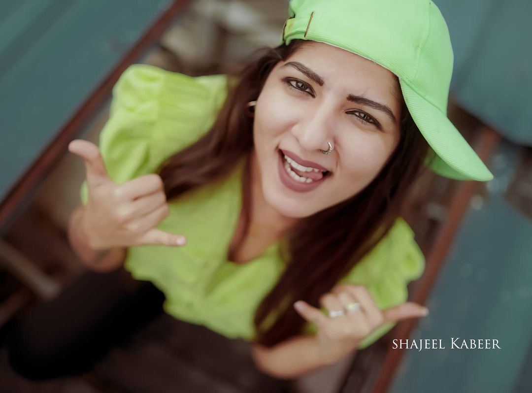 ഉപ്പും മുളകിലെ അശ്വതി നായരുടെ വൈറലായ ചിത്രങ്ങള്‍