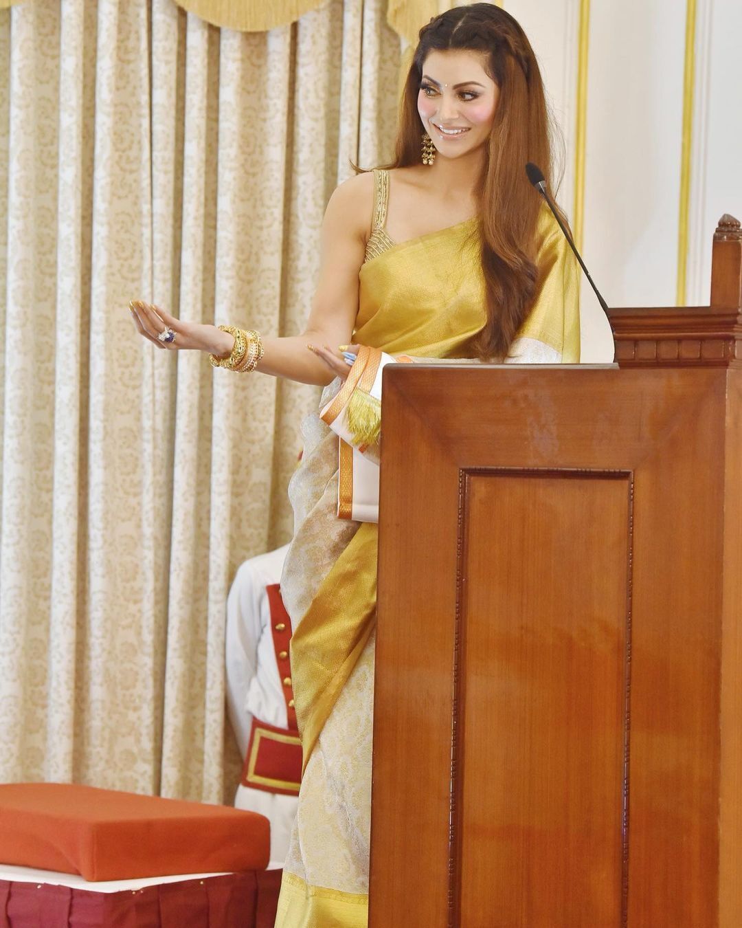 നാഷണല്‍ അവാര്‍ഡ് ഏറ്റുവാങ്ങി ഉര്‍വ്വശി റൗട്ടേല; ചിത്രങ്ങള്‍ കാണാം