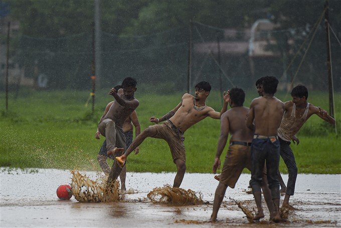 Heavy Rain Lashes In Mumbai, 22/07/2021