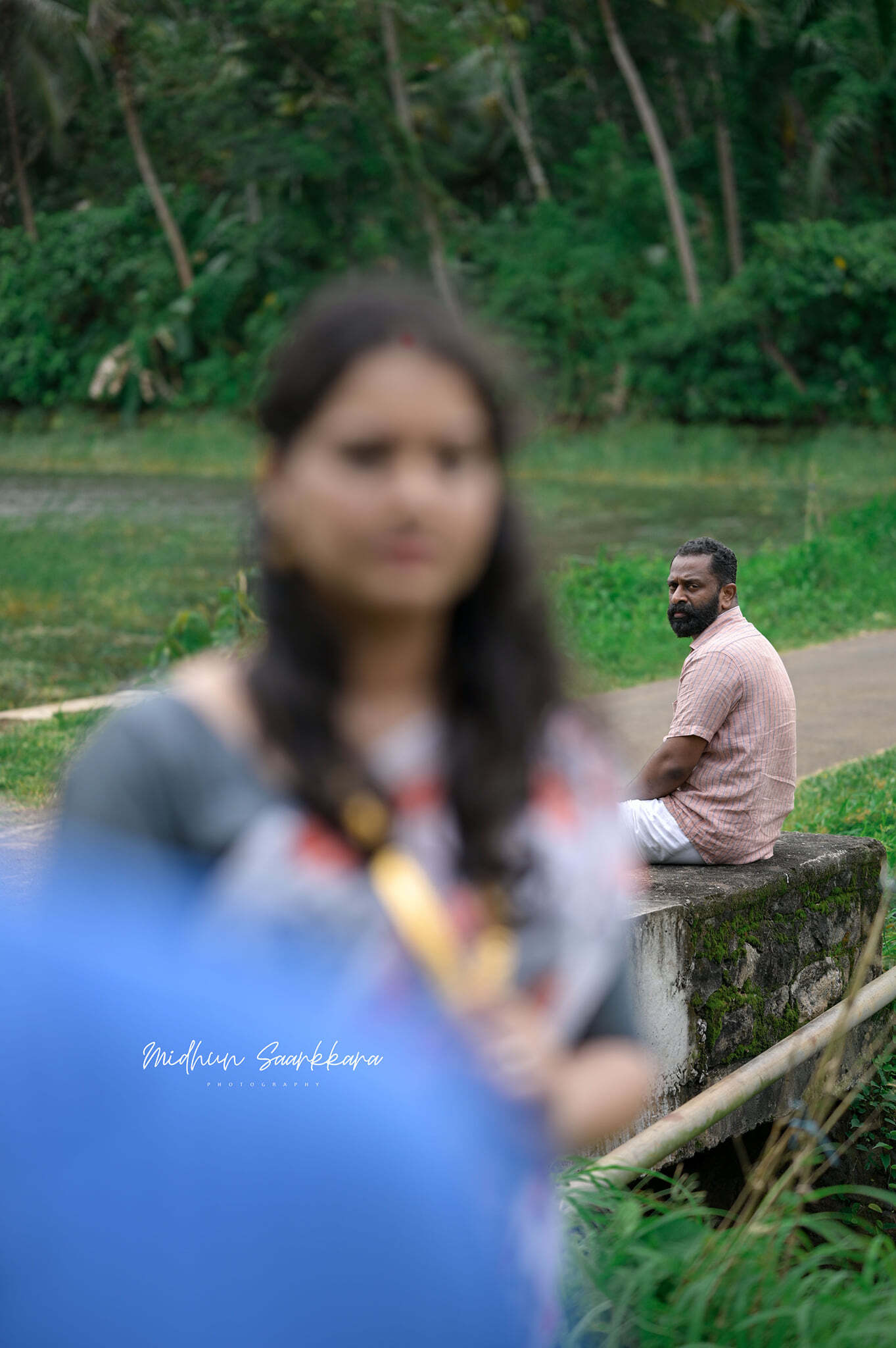 പൊന്മുട്ടയിടുന്ന താറാവിനെ 52 ചിത്രങ്ങളിലൊതുക്കി നടൻ ശ്രീജിത്ത് രവിയും ഭാര്യ സജിത ശ്രീജിത്തും.