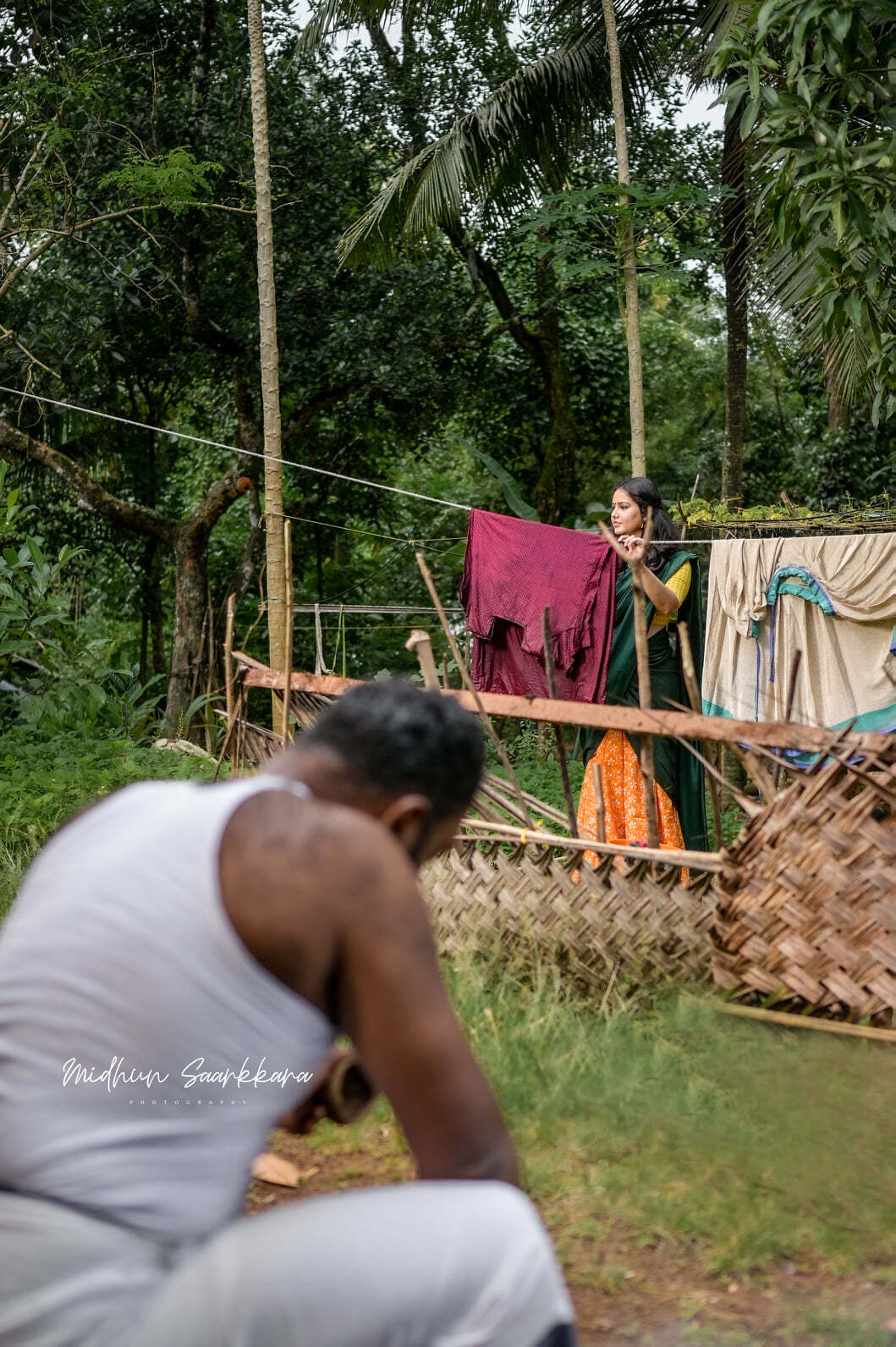പൊന്മുട്ടയിടുന്ന താറാവിനെ 52 ചിത്രങ്ങളിലൊതുക്കി നടൻ ശ്രീജിത്ത് രവിയും ഭാര്യ സജിത ശ്രീജിത്തും.