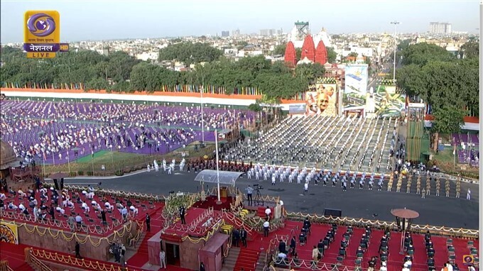 ചെങ്കോട്ടയില്‍ വര്‍ണാഭമായ ആഘോഷങ്ങളുമായി ഇന്ത്യയുടെ 75ാം സ്വാതന്ത്ര്യ ദിനം. ചിത്രങ്ങള്‍ കാണാം