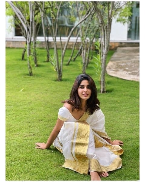 ചൂടന്‍ ചിത്രം പങ്കുവച്ച് നടി സംയുക്ത മേനോന്‍; ബിക്കിനി അണിഞ്ഞ് ഗ്ലാമര്‍ ലുക്കില്‍, വൈറല്‍