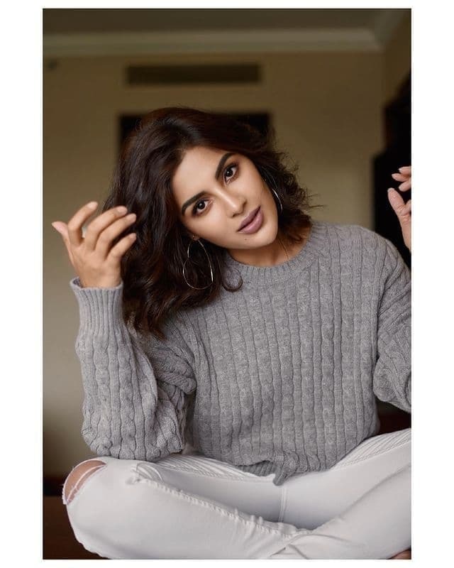 ചൂടന്‍ ചിത്രം പങ്കുവച്ച് നടി സംയുക്ത മേനോന്‍; ബിക്കിനി അണിഞ്ഞ് ഗ്ലാമര്‍ ലുക്കില്‍, വൈറല്‍