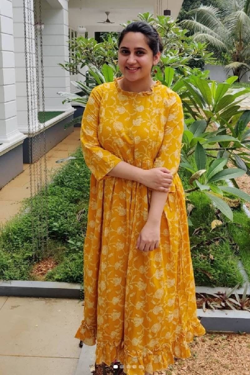 നടി മിയയുടെ പുതിയ ചിത്രങ്ങള്‍ വൈറല്‍; അമ്മയായ ശേഷം വീണ്ടും പ്രേക്ഷകര്‍ക്ക് മുന്നില്‍