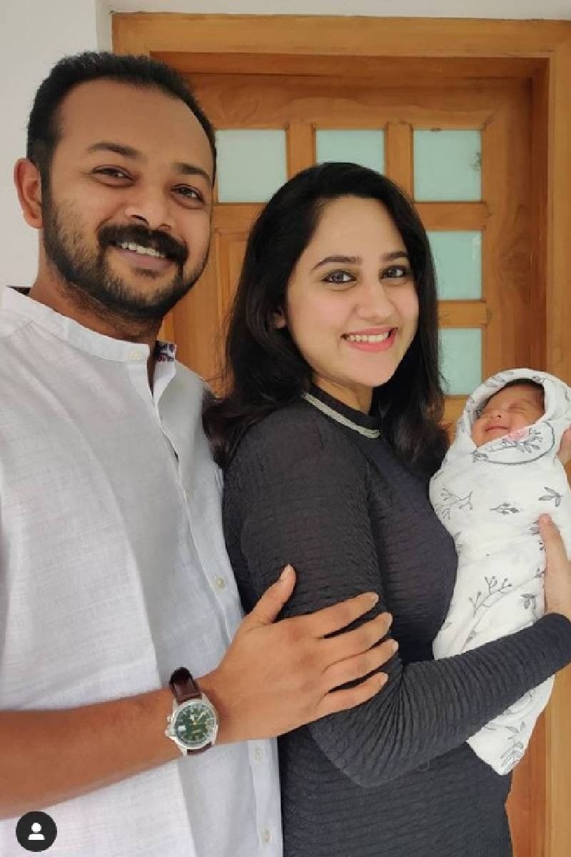 നടി മിയയുടെ പുതിയ ചിത്രങ്ങള്‍ വൈറല്‍; അമ്മയായ ശേഷം വീണ്ടും പ്രേക്ഷകര്‍ക്ക് മുന്നില്‍