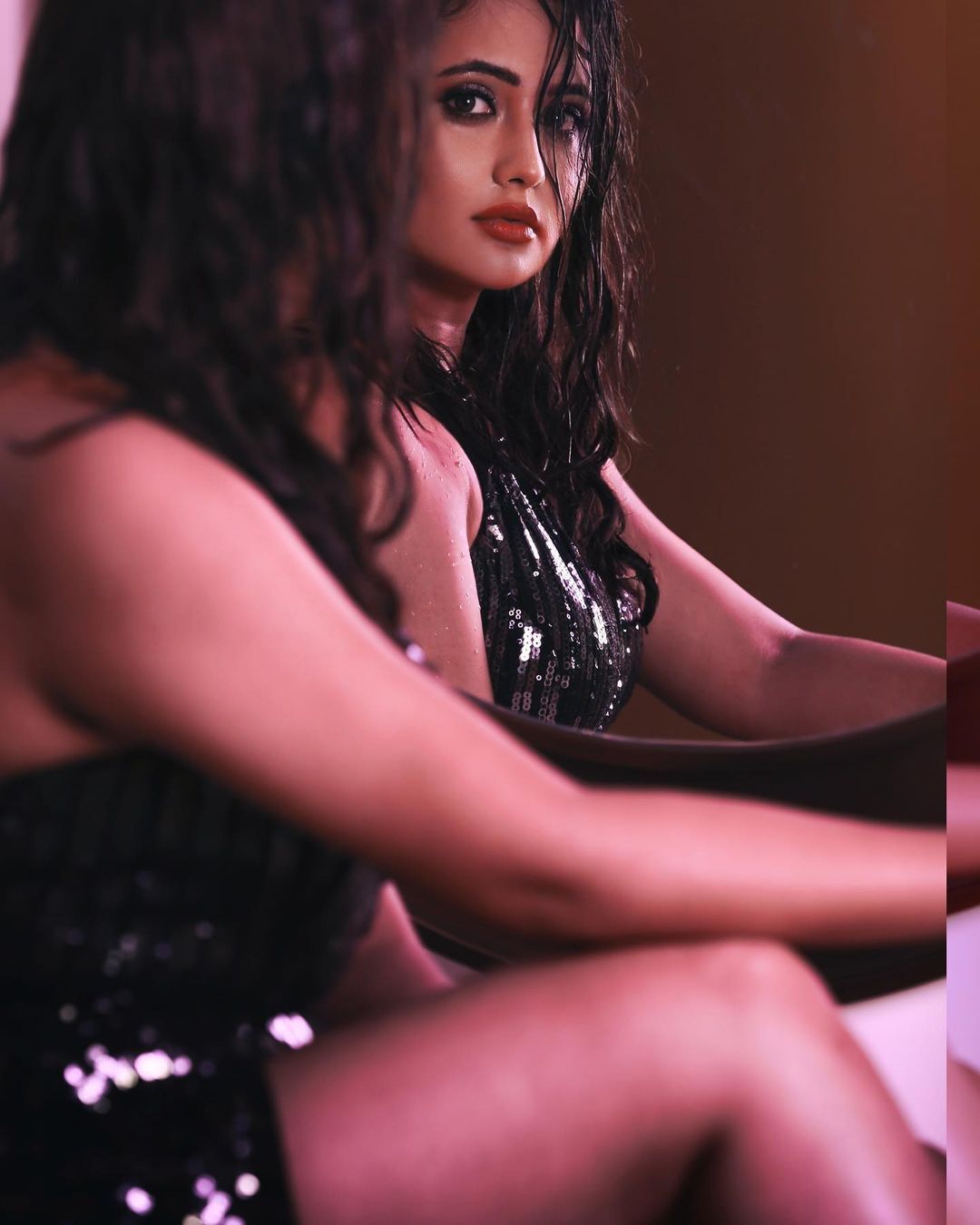 കറുപ്പില്‍ അതീവ ഗ്ലാമറായി ബിഗ് ബോസ് താരം; ചിത്രം ഏറ്റെടുത്ത് ആരാധകര്‍