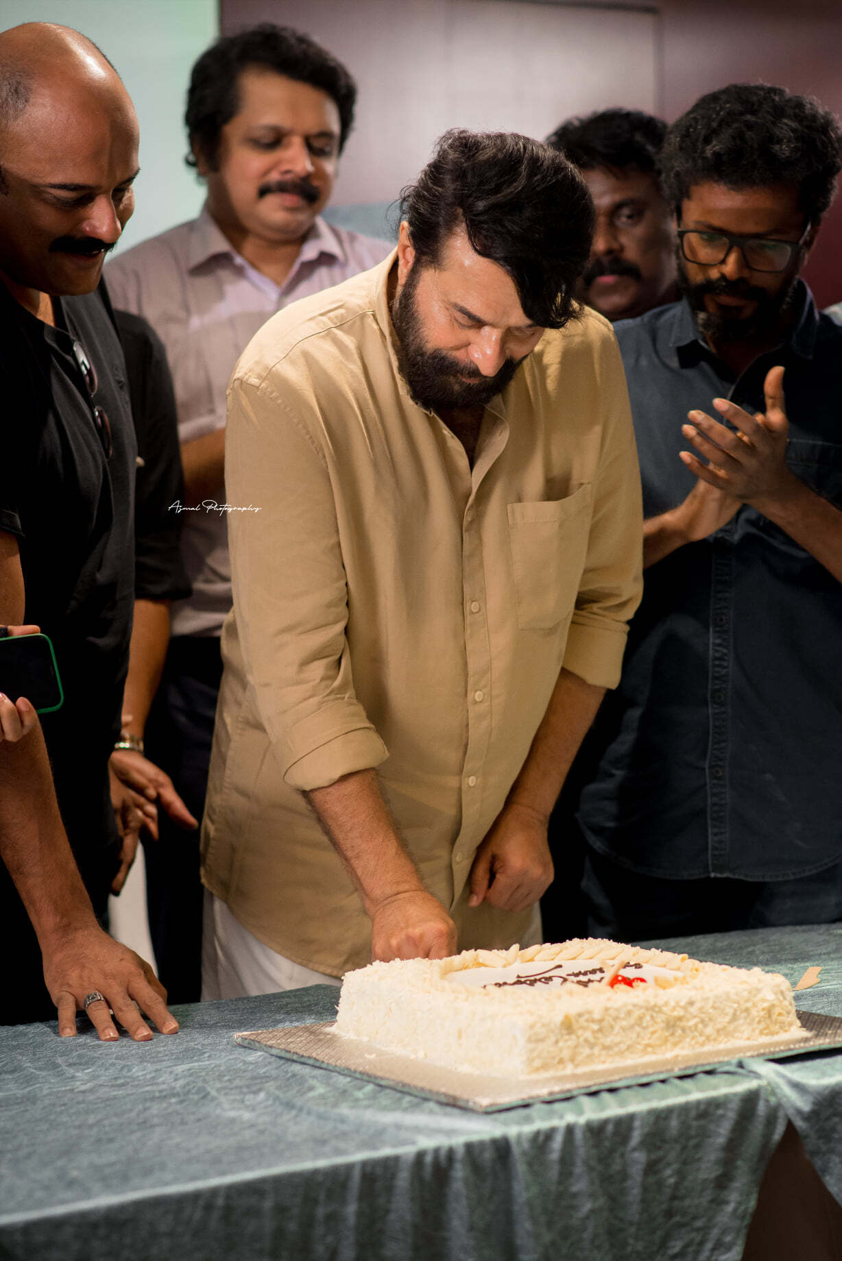 വീണ്ടും മമ്മൂട്ടി... തരംഗമായി പുതിയ ഫോട്ടോ, താര രാജാവിന്റെ ചിത്രം ഏറ്റെടുത്ത് ആരാധകര്‍