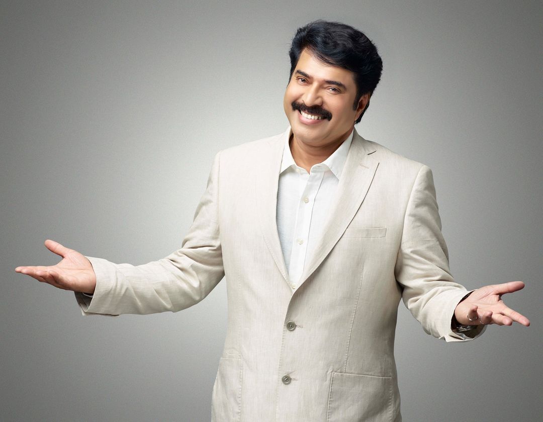 വീണ്ടും മമ്മൂട്ടി... തരംഗമായി പുതിയ ഫോട്ടോ, താര രാജാവിന്റെ ചിത്രം ഏറ്റെടുത്ത് ആരാധകര്‍