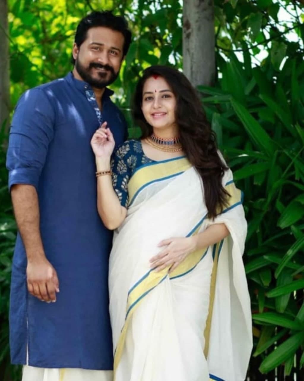നിറവയറുമായി നടി ഭാമ; അന്ന് ഞാന്‍ ആറ് മാസം ഗര്‍ഭിണി... നടിയുടെ വൈറല്‍ ഫോട്ടോകള്‍ കാണാം
