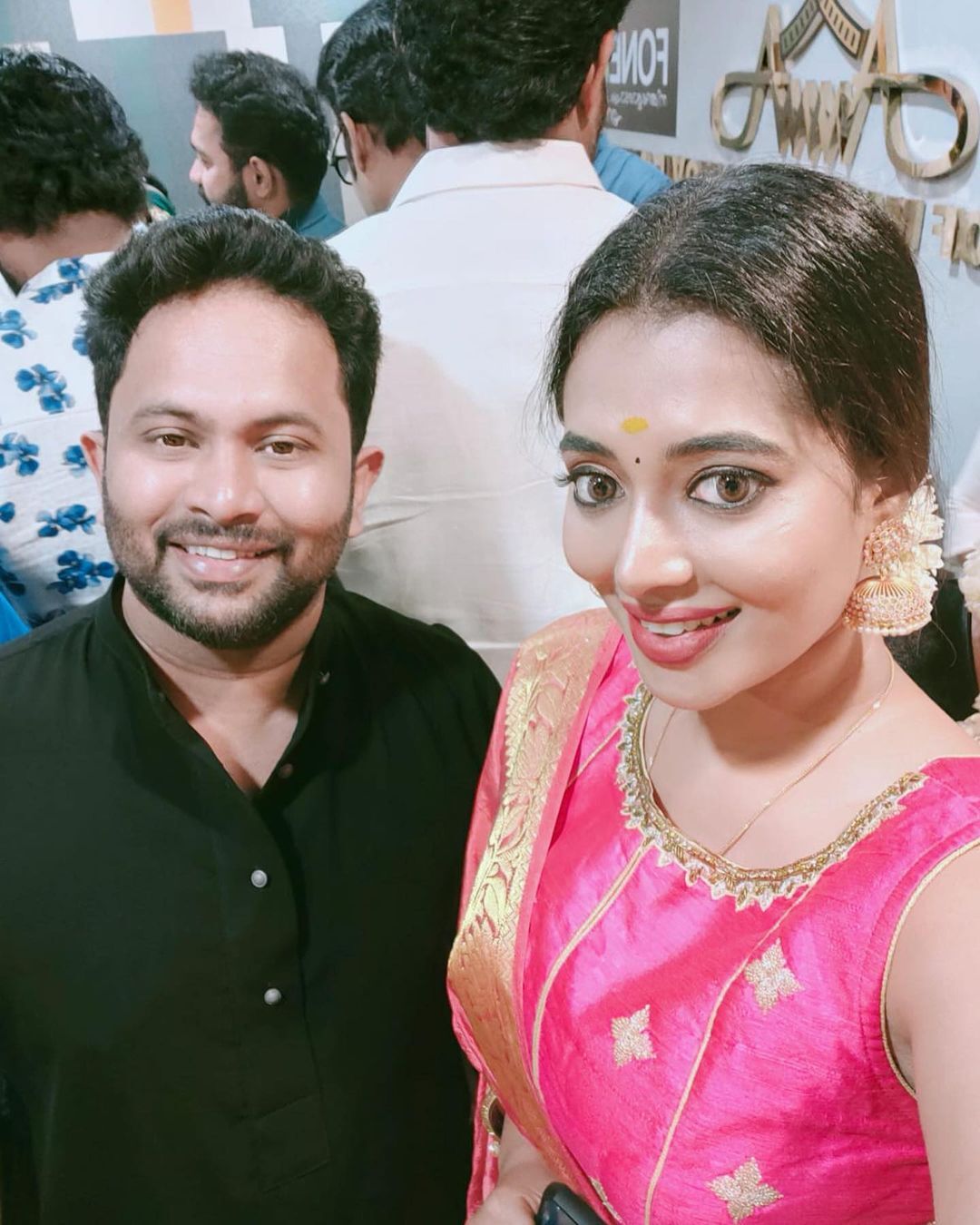 മോഹന്‍ലാലും ടൊവിനോയും ആസിഫും: താരങ്ങളോടൊപ്പമുള്ള ചിത്രം പങ്കുവെച്ച് ബിഗ് ബോസ് താരം രമ്യ പണിക്കര്‍