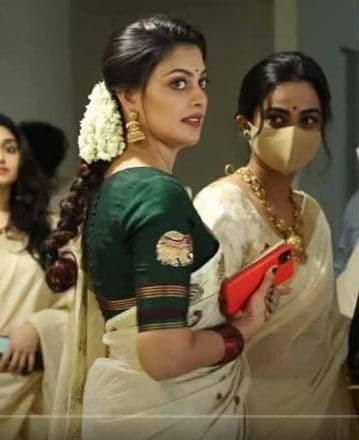 ഓണം സാരിയില്‍ തിളങ്ങി നടി അനുശ്രിയും നമിത പ്രമോദും ഉള്‍പ്പടേയുള്ളവര്‍: അമ്മ യോഗത്തിലെ ചിത്രങ്ങള്‍ വൈറല്‍ 