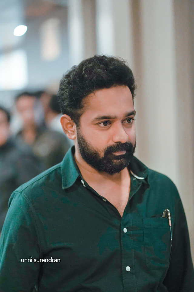 സ്റ്റൈലിഷായി അമ്മ യോഗത്തില്‍ എത്തിയ ആസിഫ് അലി: ചിത്രങ്ങള്‍ ഏറ്റെടുത്ത് ആരാധകര്‍