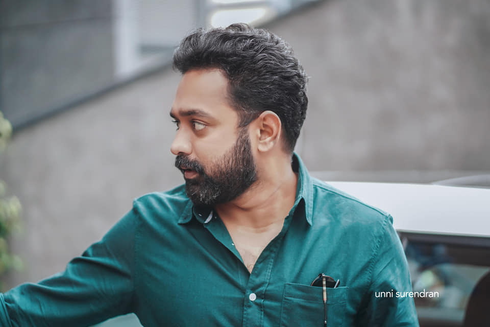 സ്റ്റൈലിഷായി അമ്മ യോഗത്തില്‍ എത്തിയ ആസിഫ് അലി: ചിത്രങ്ങള്‍ ഏറ്റെടുത്ത് ആരാധകര്‍