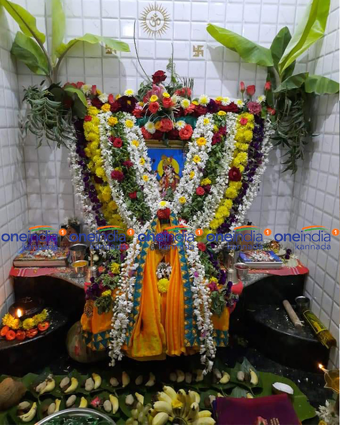 ಚಿತ್ರಗಳು: ಹಿರಿಯೂರಿನಲ್ಲಿ ಸಂಭ್ರಮದಿಂದ ವರಮಹಾಲಕ್ಷ್ಮಿ ಹಬ್ಬ ಮಾಡಿದ ಜನರು 