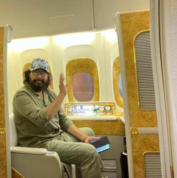 ഗോള്‍ഡന്‍ വിസ സ്വീകരിക്കാനായി താരരാജാക്കന്‍മാര്‍ ദുബൈയില്‍: ചിത്രങ്ങള്‍ വൈറല്‍