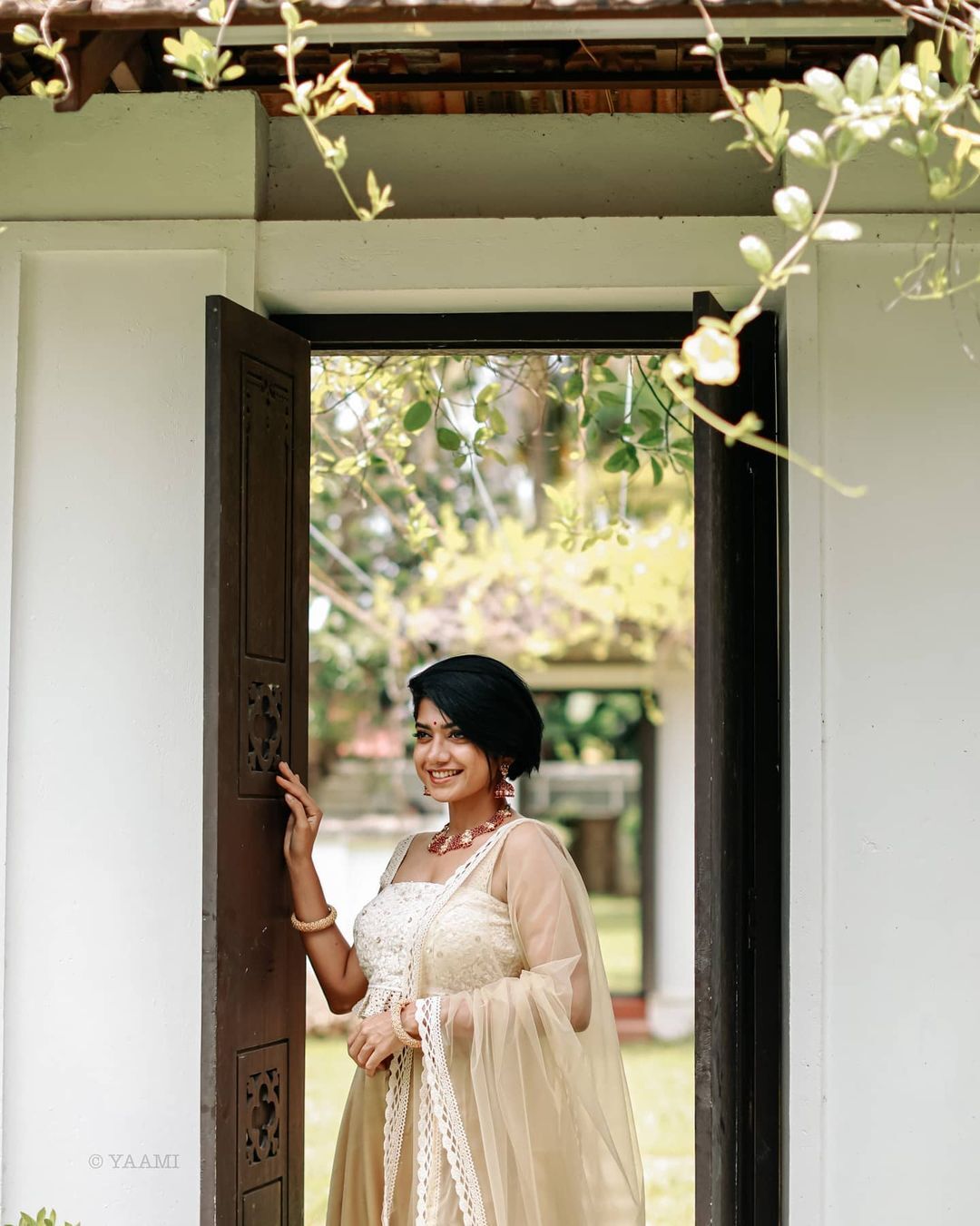 ഓണത്തലേന്ന്: പുത്തന്‍ ലുക്കില്‍ അനാര്‍ക്കലി മരയ്ക്കാര്‍, ഏറ്റെടുത്ത് ആരാധകര്‍