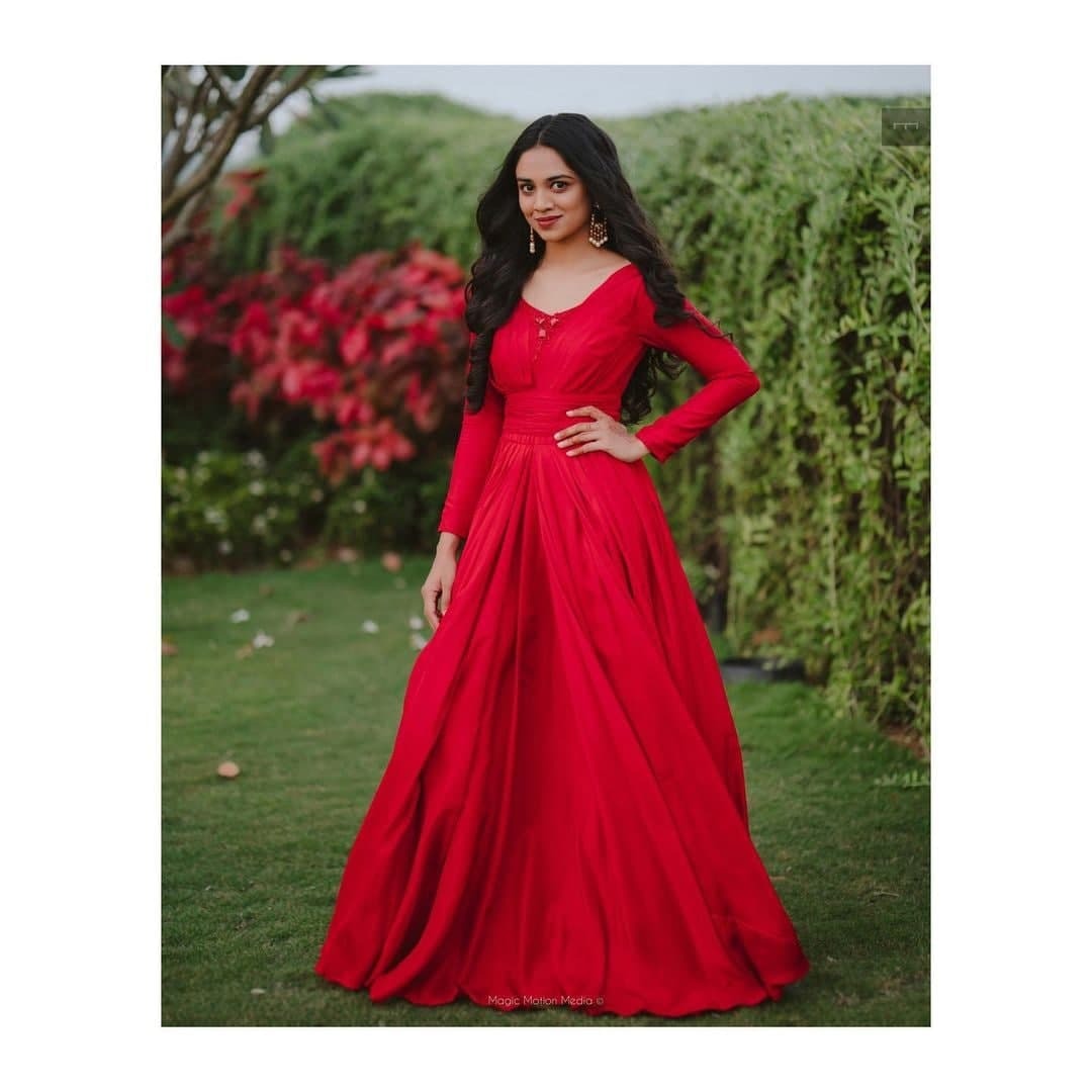 ഓണം ആഘോഷിച്ച് ദിലീപിന്റെ മക്കള്‍ മീനാക്ഷിയും മഹാലക്ഷ്മിയും; ഫോട്ടോ വൈറല്‍, അല്‍പ്പം വൈകി