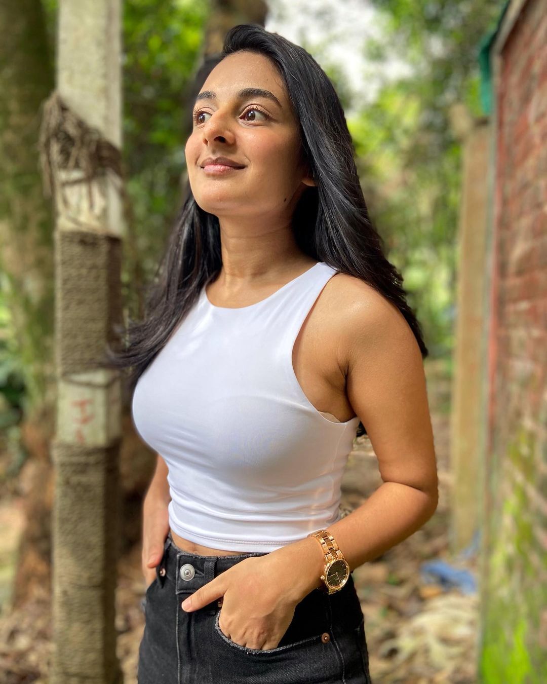 దృశ్యం సినిమాలో వెంకటేష్ కూతురు: ఇప్పుడు ఎలా ఉందో చూడండి..!!