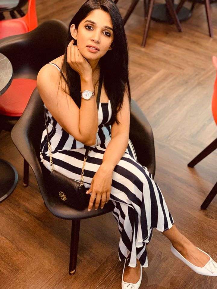 മമ്മൂട്ടിയെ കാണുന്നത് ആകാശത്തിലെ നക്ഷത്രങ്ങളെ നോക്കുന്നത് പോലെ: കൂടെ അഭിനയിക്കാന്‍ അവസരം വേണമെന്ന് നൈല ഉഷ