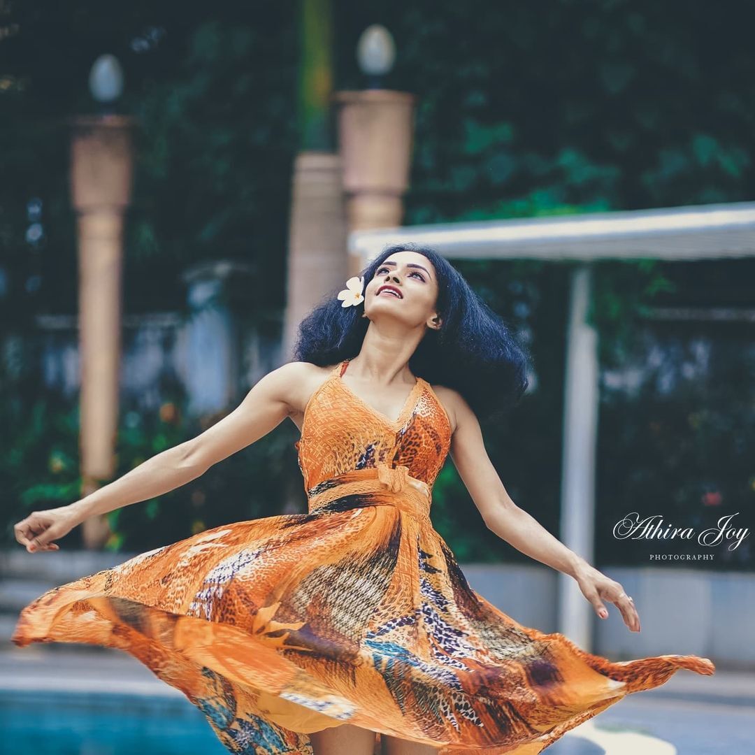 കിടിലന്‍ ലുക്കില്‍ സ്റ്റാര്‍ മാജിക് താരം അന്ന ചാക്കോ: വൈറലായി ചിത്രങ്ങള്‍