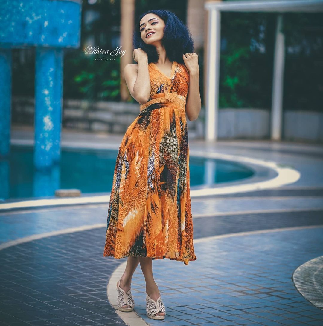 കിടിലന്‍ ലുക്കില്‍ സ്റ്റാര്‍ മാജിക് താരം അന്ന ചാക്കോ: വൈറലായി ചിത്രങ്ങള്‍