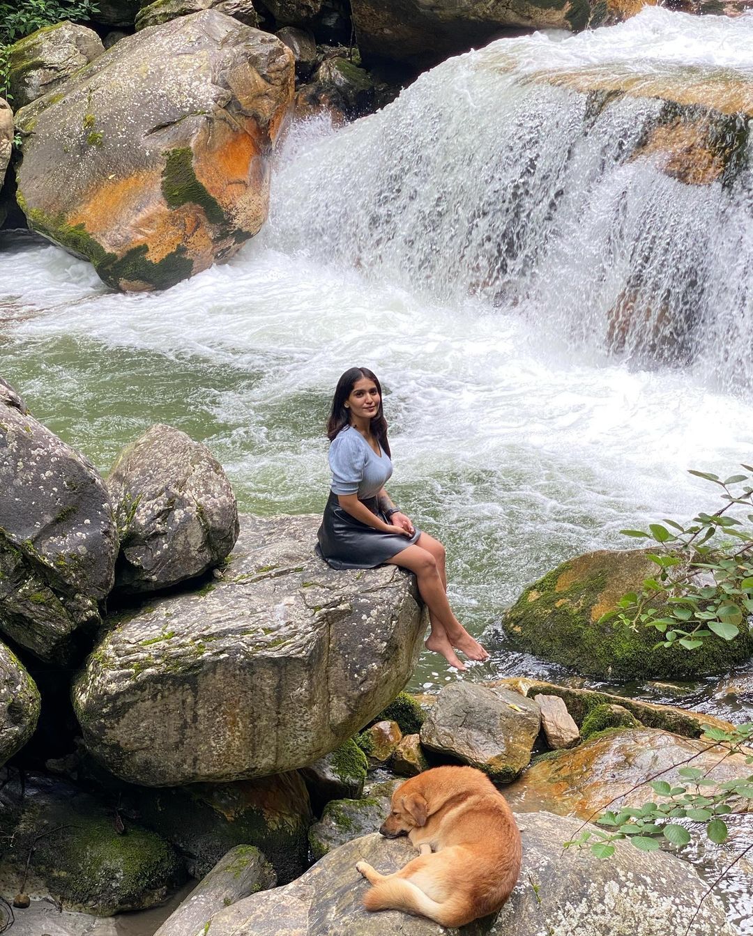 സാനിയ ഇയ്യപ്പന്‍ വേറെ ലെവലാണ്; പഹാഠി വേഷത്തില്‍ കസോളില്‍... നടിയുടെ ഏറ്റവും പുതിയ ചിത്രങ്ങള്‍