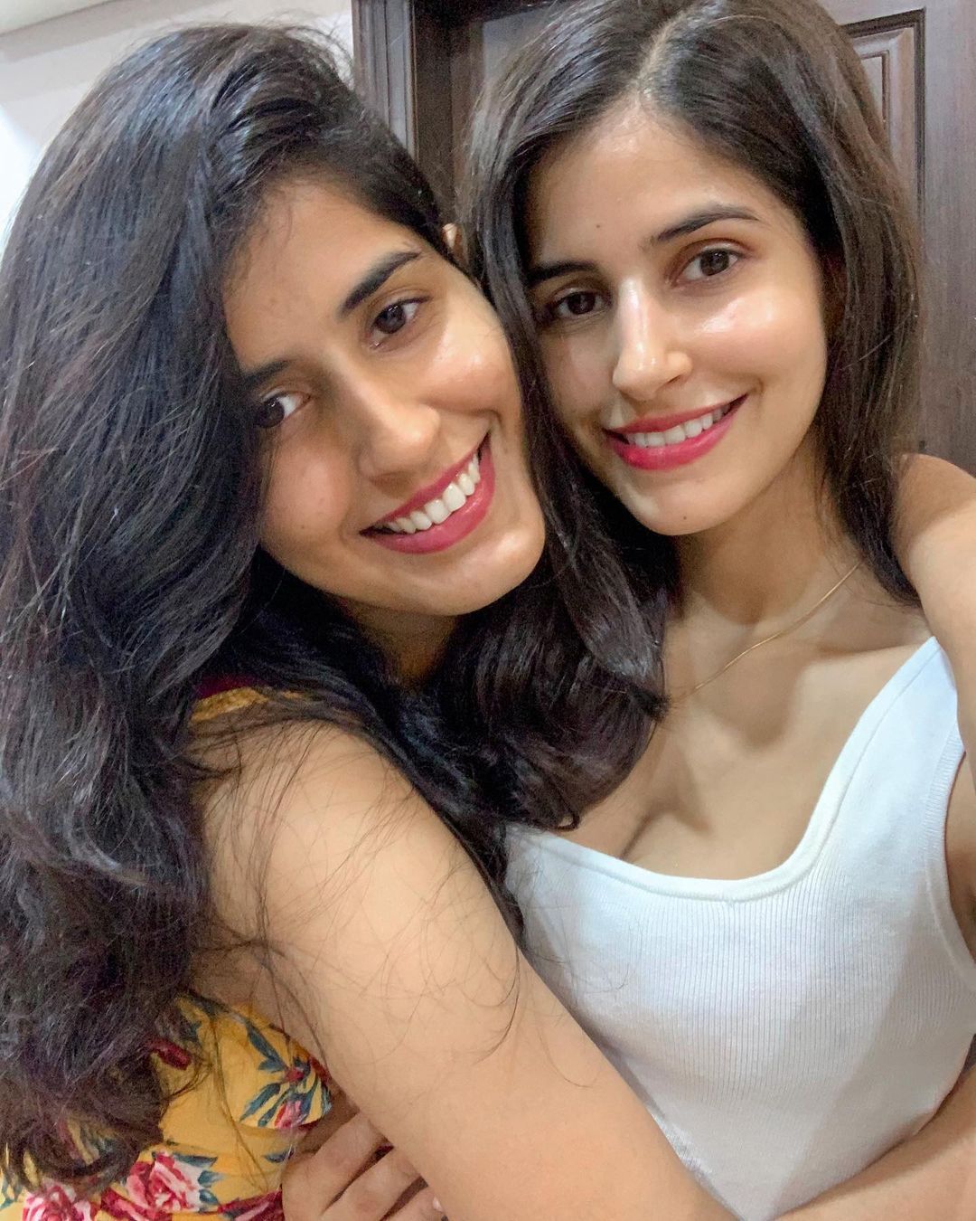 एक्ट्रेस साक्षी मलिक की बहन Aayushi Malik हैं बेहद ग्लैमरस, देखें Hot तस्वीरें