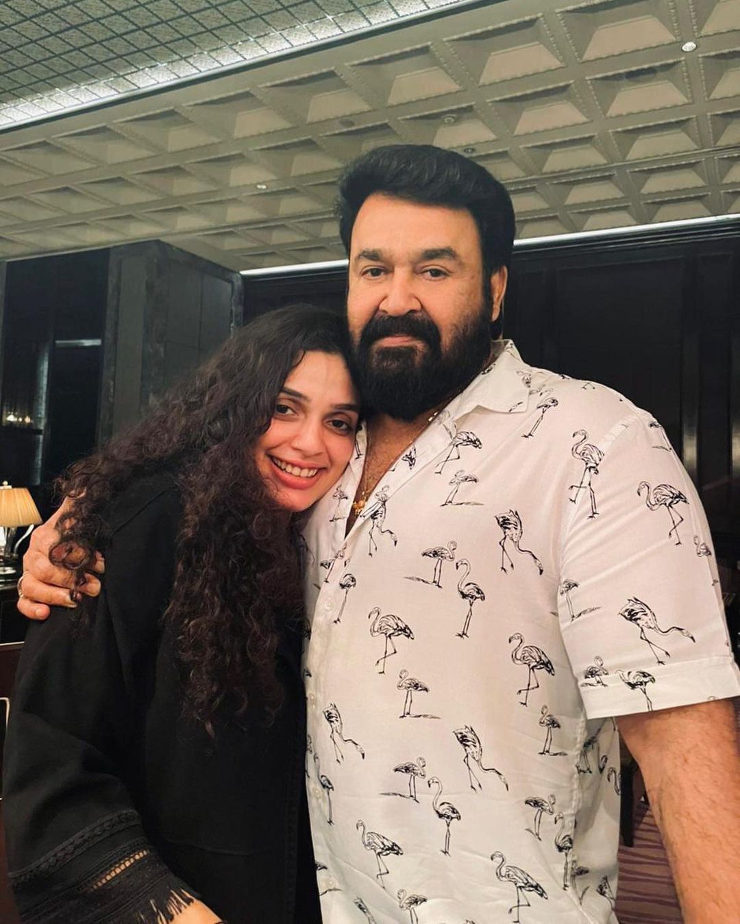 ഹൗ ക്യൂട്ട്.. ആൻ ആഗസ്റ്റിനെ ചേർത്ത് നിർത്തി ലാലേട്ടൻ... ചിത്രങ്ങൾ വൈറൽ