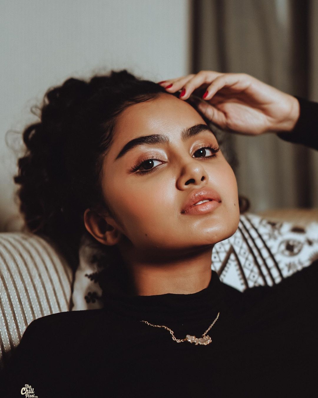 പുതുപുത്തന്‍ മേക്കോവറില്‍ അനുപമ പരമേശ്വരന്‍; വൈറലായ പുതിയ ഫോട്ടോഷൂട്ട് കാണാം