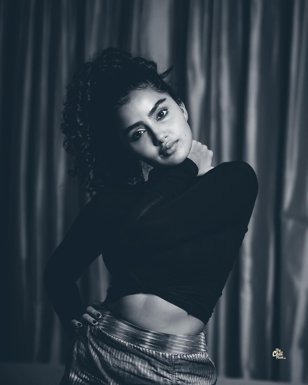 പുതുപുത്തന്‍ മേക്കോവറില്‍ അനുപമ പരമേശ്വരന്‍; വൈറലായ പുതിയ ഫോട്ടോഷൂട്ട് കാണാം