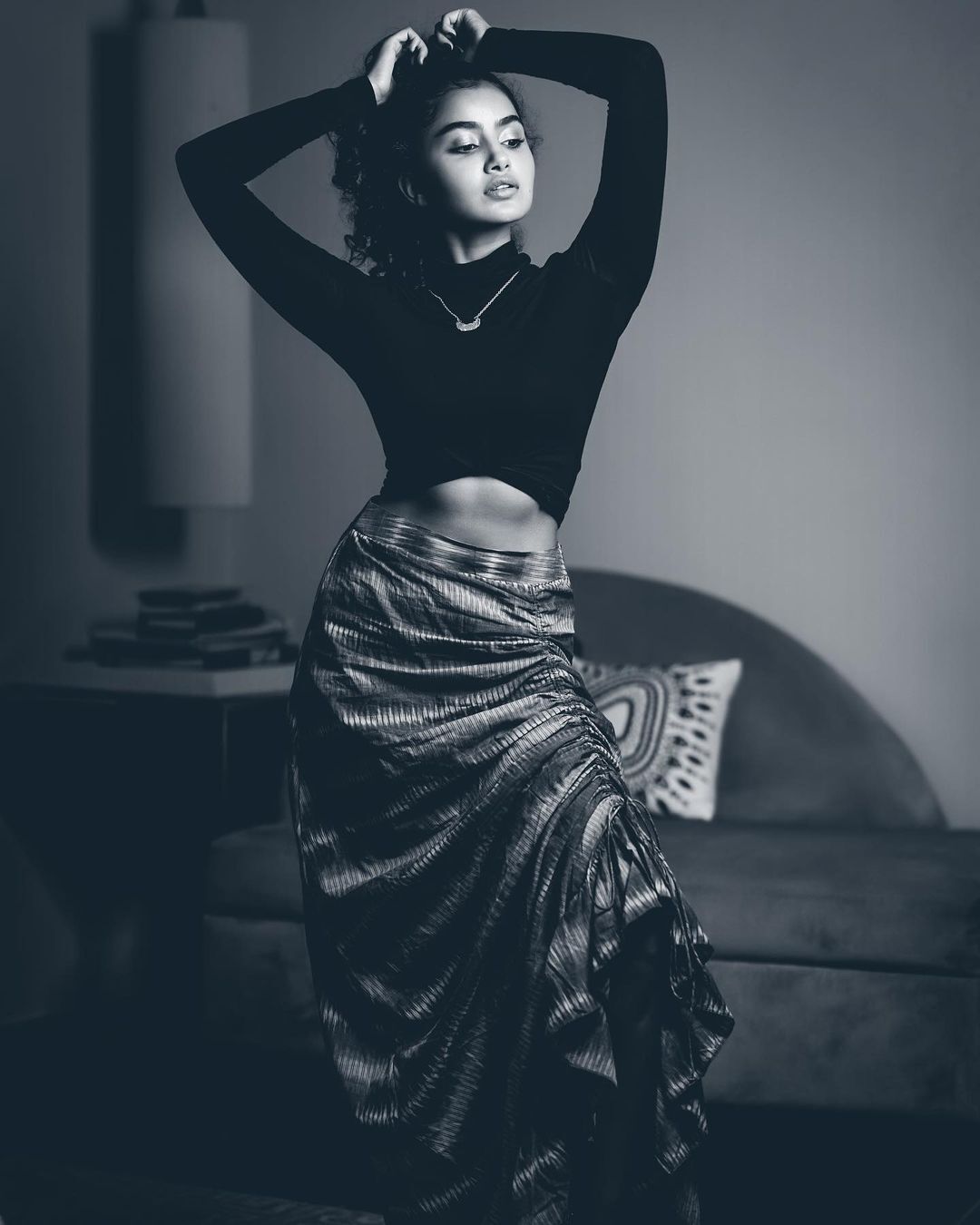 പുതുപുത്തന്‍ മേക്കോവറില്‍ അനുപമ പരമേശ്വരന്‍; വൈറലായ പുതിയ ഫോട്ടോഷൂട്ട് കാണാം