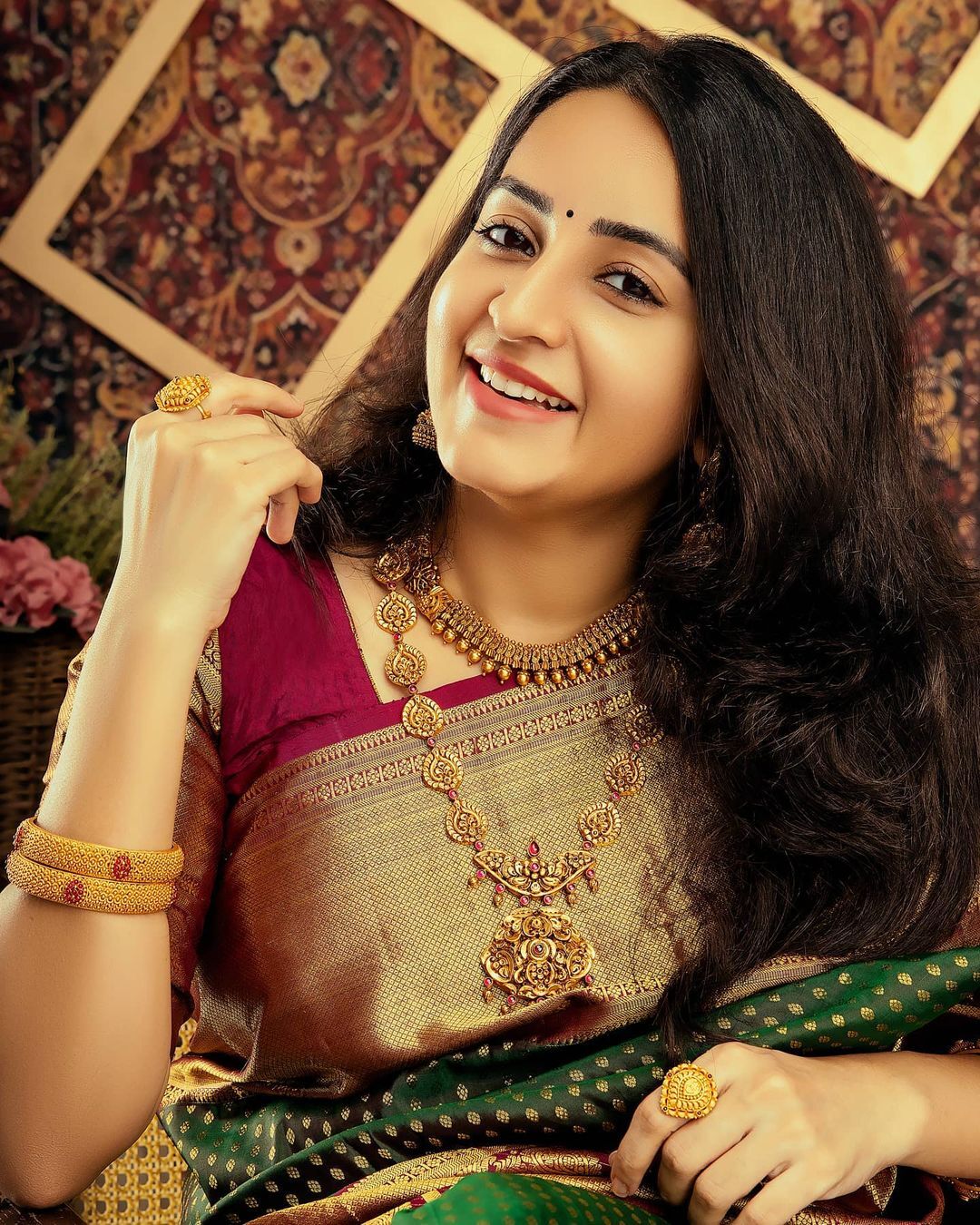 സാരിയിൽ സുന്ദരിയായി ഭാമ; ഏറ്റവും പുതിയ ചിത്രങ്ങൾ കാണാം