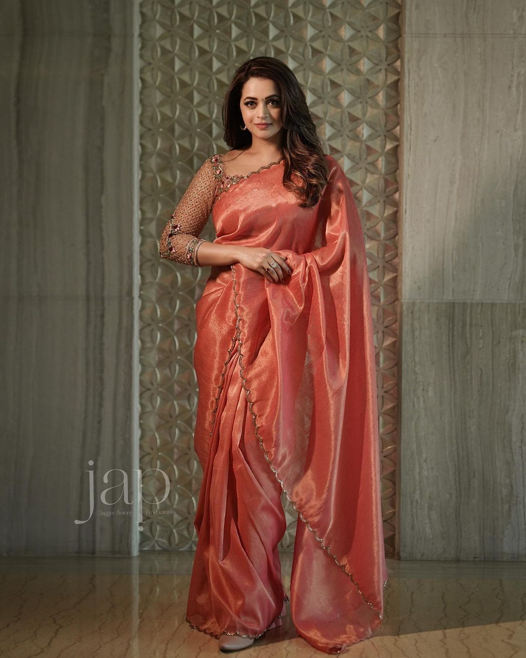 സാരിയിൽ അണിഞ്ഞൊരുങ്ങി ഭാവന, ഏറ്റവും പുതിയ ഫോട്ടോഷൂട്ട് ചിത്രങ്ങൾ