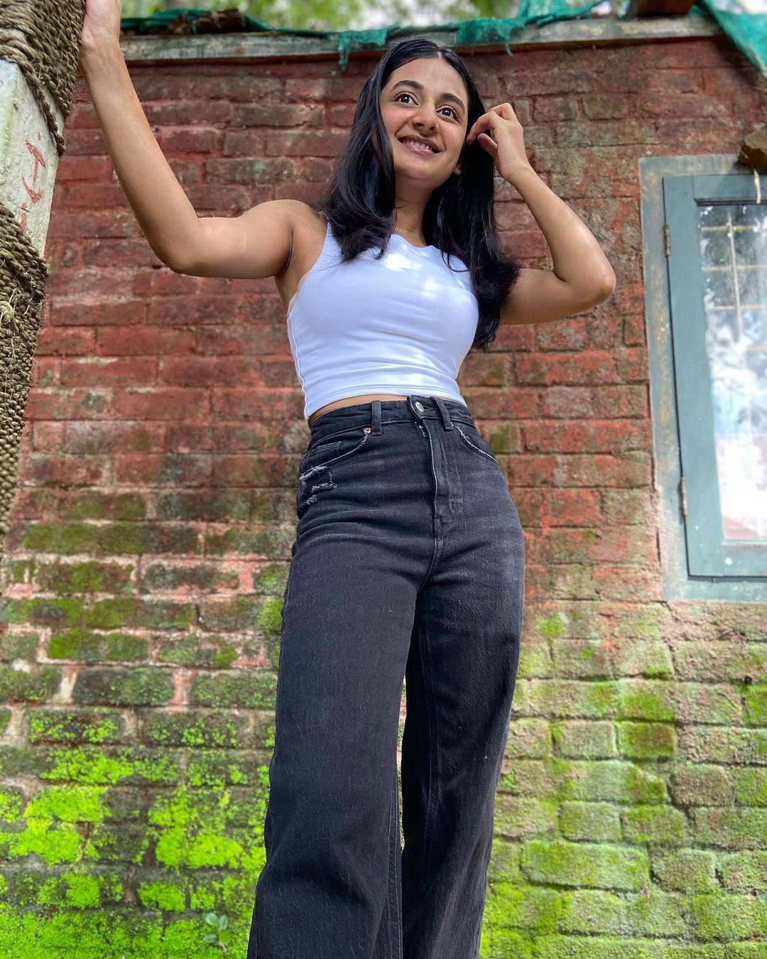 കിടു ലുക്കില്‍ നടി എസ്തര്‍ അനില്‍; എന്തൊരു ക്യൂട്ടാണെന്ന് ആരാധകര്‍