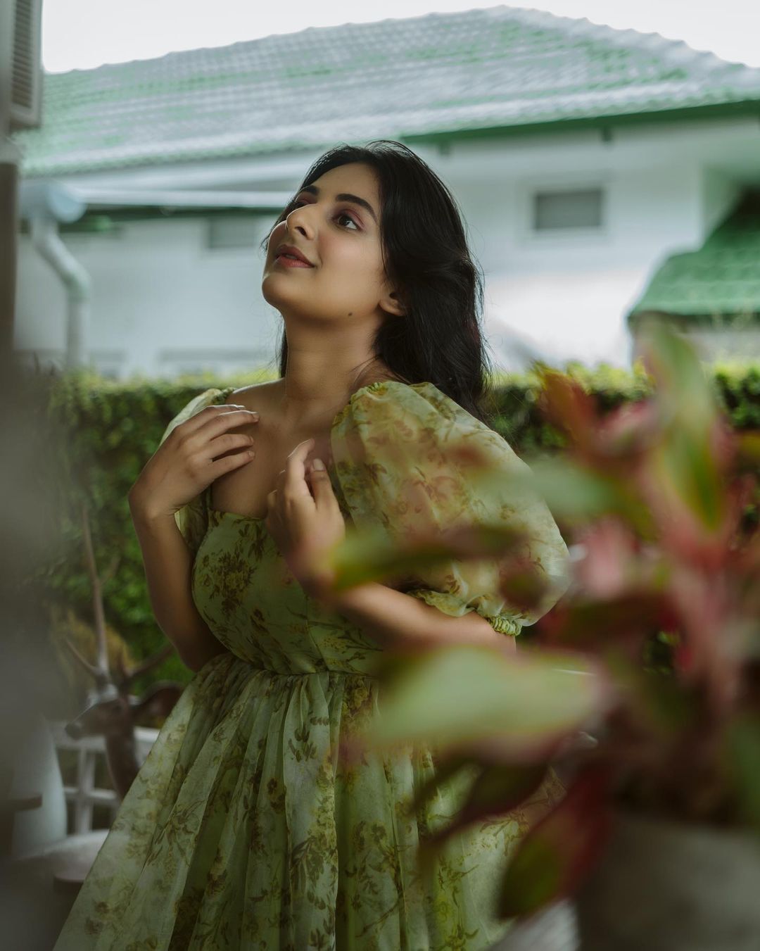 കുട്ടിയുടുപ്പിട്ട് ഗ്ലാമറസ്സായി എസ്തർ അനിൽ, പുതിയ ചിത്രങ്ങൾ വൈറൽ