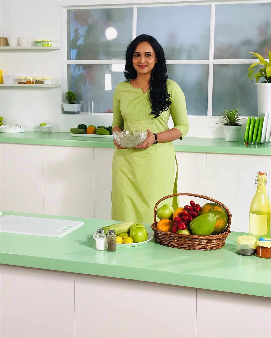 കേരള സാരിയില്‍ നാടന്‍ സുന്ദരിയായി നടി ലെന; വൈറലായി പുതിയ ഫോട്ടോഷൂട്ട്