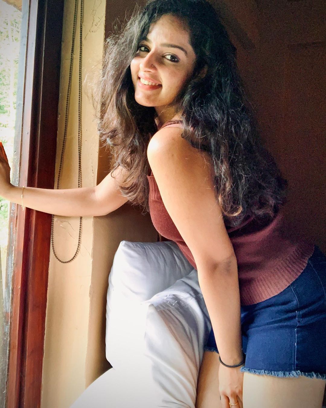 സൺ കിസ്ഡ്; മലയാളികളുടെ പ്രിയ താരം മാളവികയുടെ പുതിയ ചിത്രങ്ങളേറ്റെടുത്ത് ആരാധകർ