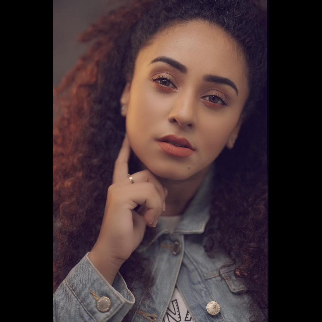 റോക്കിംഗ് പേളി മാണി; വെറൈറ്റി ഫോട്ടോ ഷൂട്ടുമായി താരം, ചിത്രങ്ങള്‍ വൈറല്‍