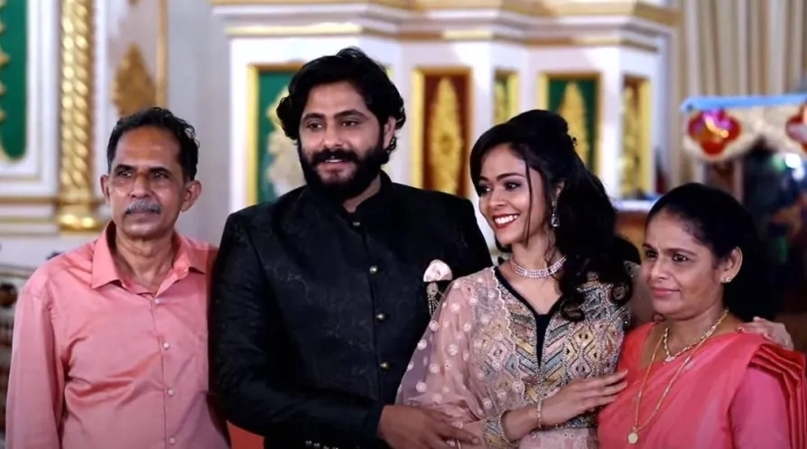 അങ്കമാലി ഡയറീസിലെ പെപ്പേ വിവാഹിതനാകുന്നു; നടന്‍ ആന്റണി വര്‍ഗീസിന്റെ വിവാഹ നിശ്ചയ ചിത്രങ്ങള്‍ കാണാം