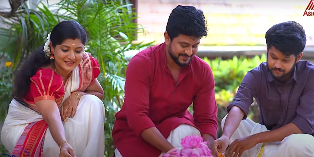 ശിവനോടൊപ്പം അഞ്ജലി, സാന്ത്വനം വീട്ടിലെ ഓണാഘോഷ ചിത്രങ്ങള്‍ വൈറല്‍, കാണാം