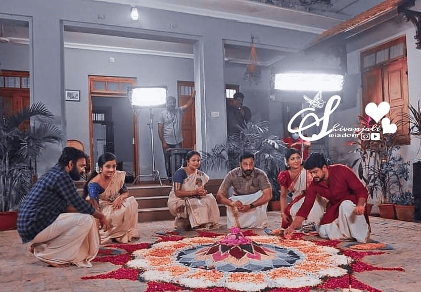 ശിവനോടൊപ്പം അഞ്ജലി, സാന്ത്വനം വീട്ടിലെ ഓണാഘോഷ ചിത്രങ്ങള്‍ വൈറല്‍, കാണാം