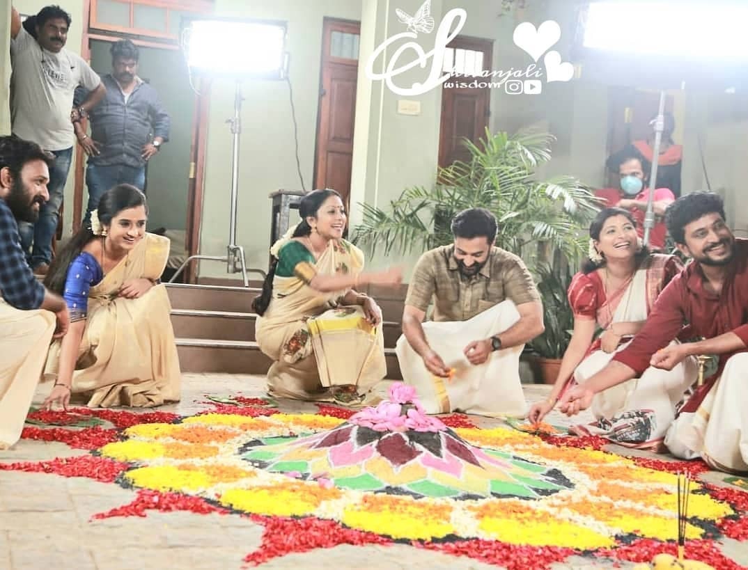 ശിവനോടൊപ്പം അഞ്ജലി, സാന്ത്വനം വീട്ടിലെ ഓണാഘോഷ ചിത്രങ്ങള്‍ വൈറല്‍, കാണാം