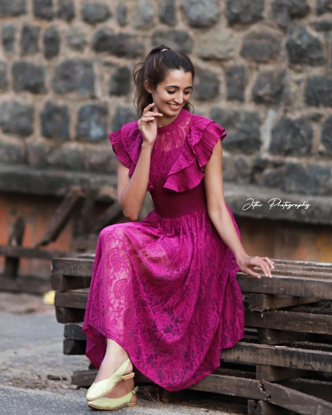 അതീവ ഗ്ലാമറസായി ബിഗ് ബോസ് താരം ഏഞ്ചല്‍ തോമസ്; വൈറലായി ചിത്രങ്ങള്‍