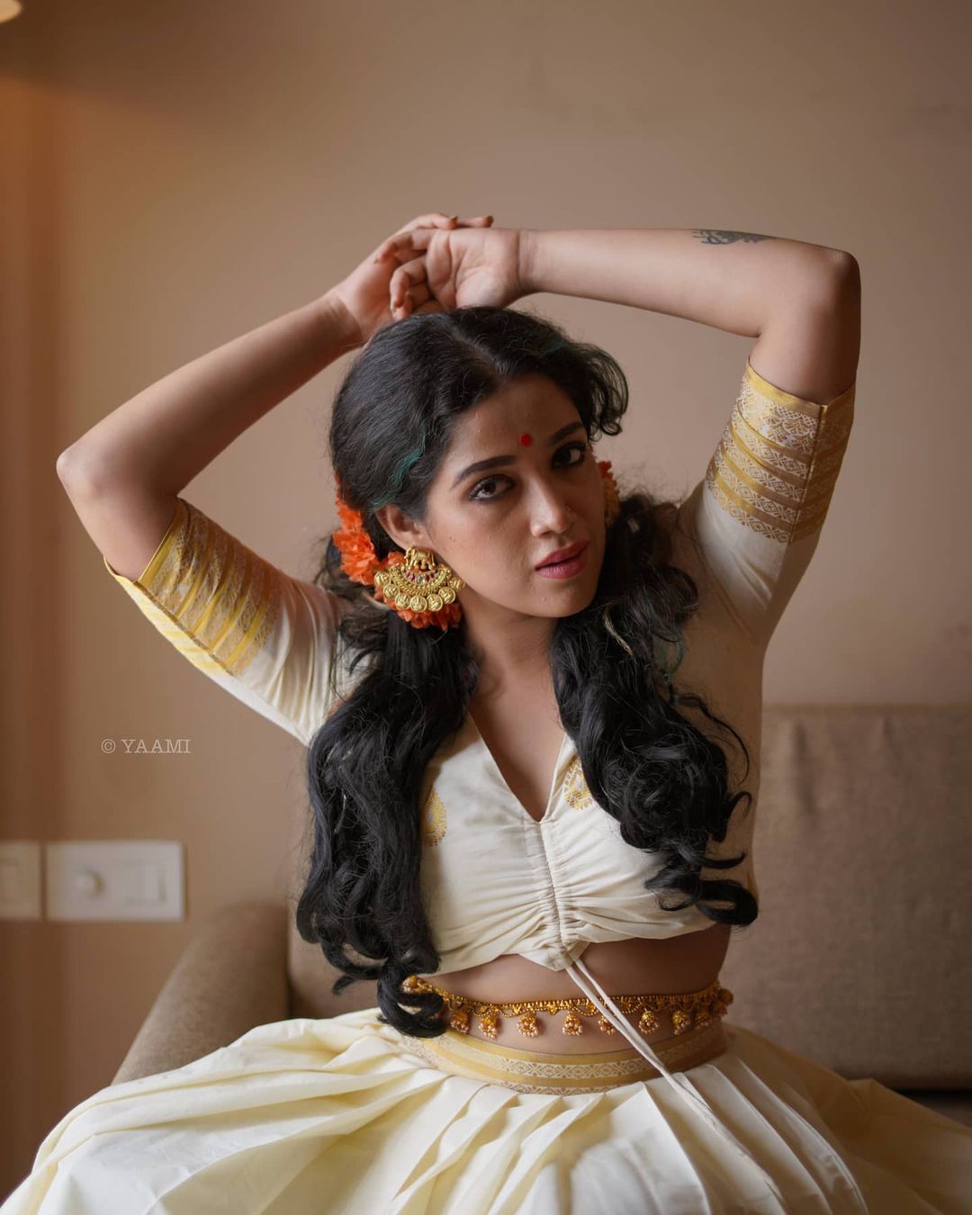 ഓണത്തിന് വെറൈറ്റി ലുക്കുമായി ബിഗ് ബോസ് താരം അഭിരാമി സുരേഷ്; ചിത്രങ്ങള്‍ വൈറല്‍