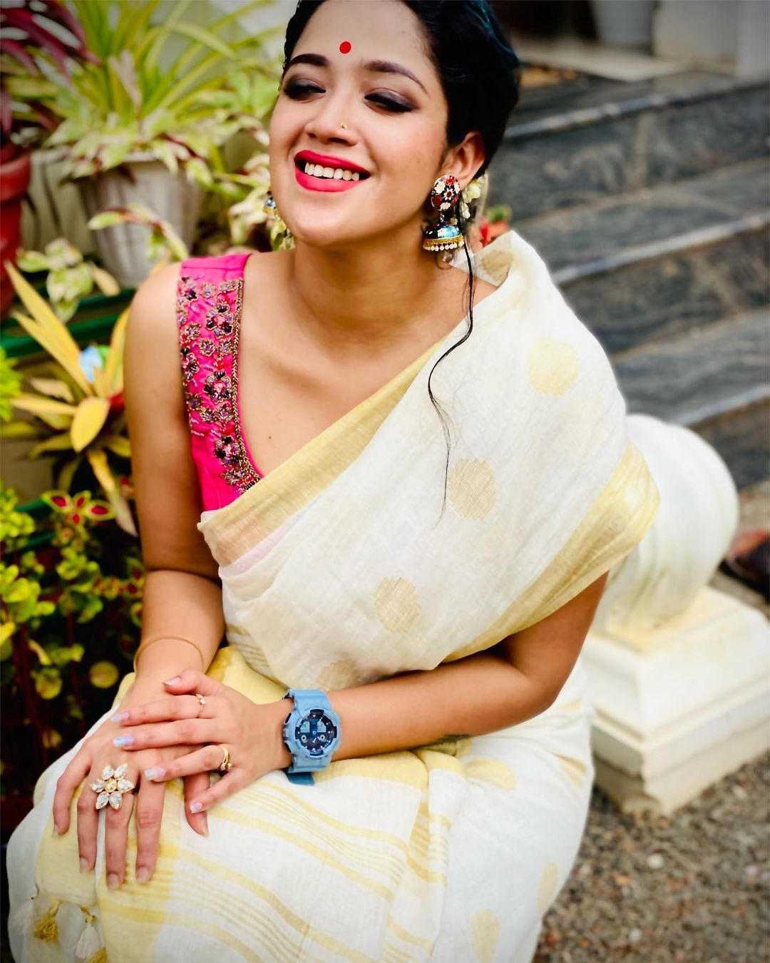 ഓണത്തിന് വെറൈറ്റി ലുക്കുമായി ബിഗ് ബോസ് താരം അഭിരാമി സുരേഷ്; ചിത്രങ്ങള്‍ വൈറല്‍