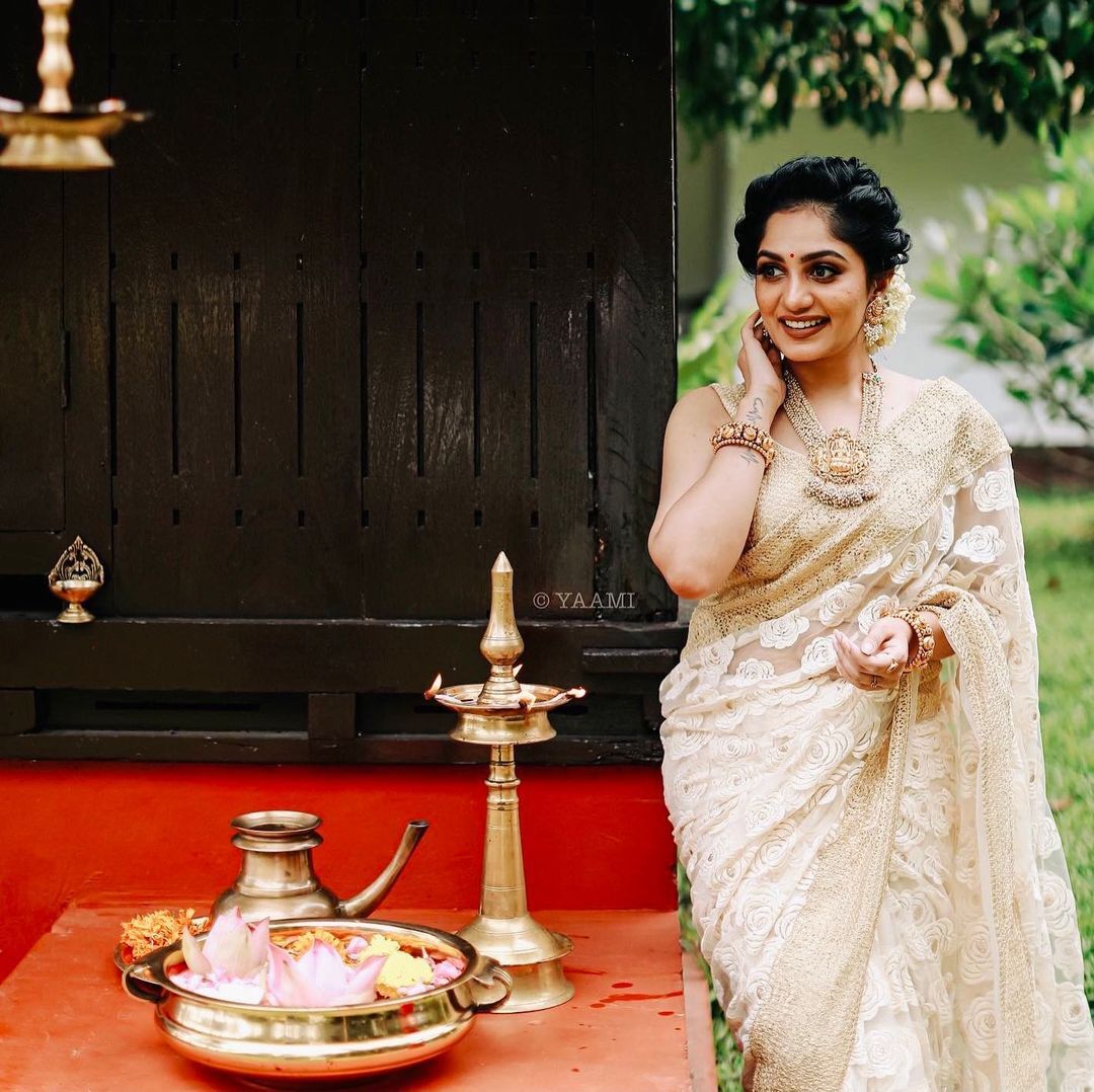 ഓണസാരിയില്‍ കിടിലന്‍ ലുക്കില്‍ ബിഗ് ബോസ് താരം ആര്യ; വൈറലായി പുതിയ ഫോട്ടോഷൂട്ട്