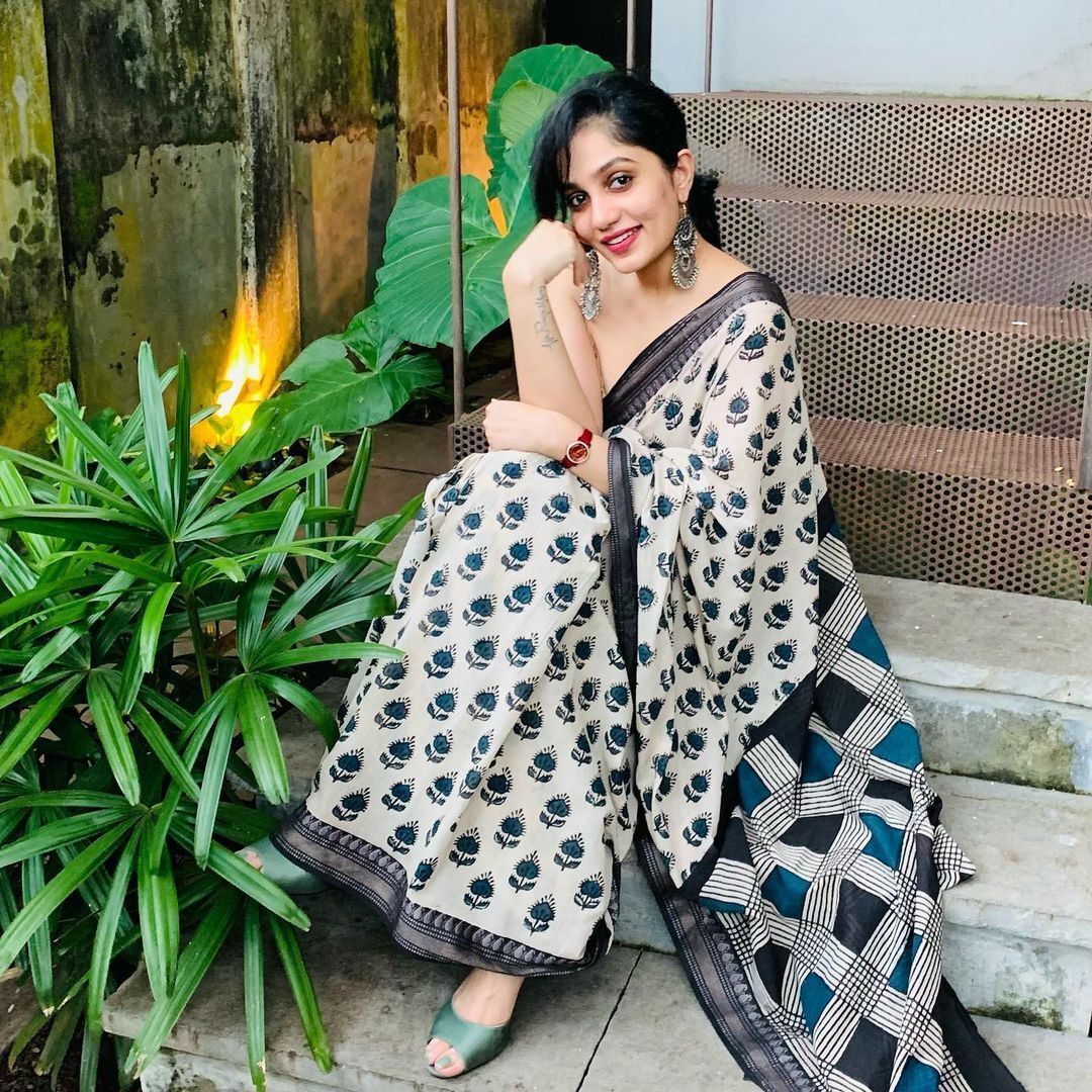 ഓണസാരിയില്‍ കിടിലന്‍ ലുക്കില്‍ ബിഗ് ബോസ് താരം ആര്യ; വൈറലായി പുതിയ ഫോട്ടോഷൂട്ട്